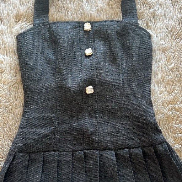Line and dot black pleaded dress - Picture 5 of 6